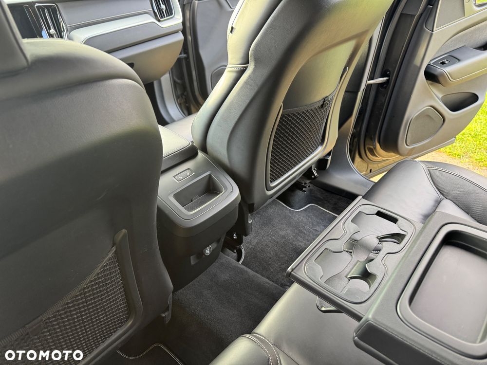 Volvo XC 60 D4 R-Design - 14