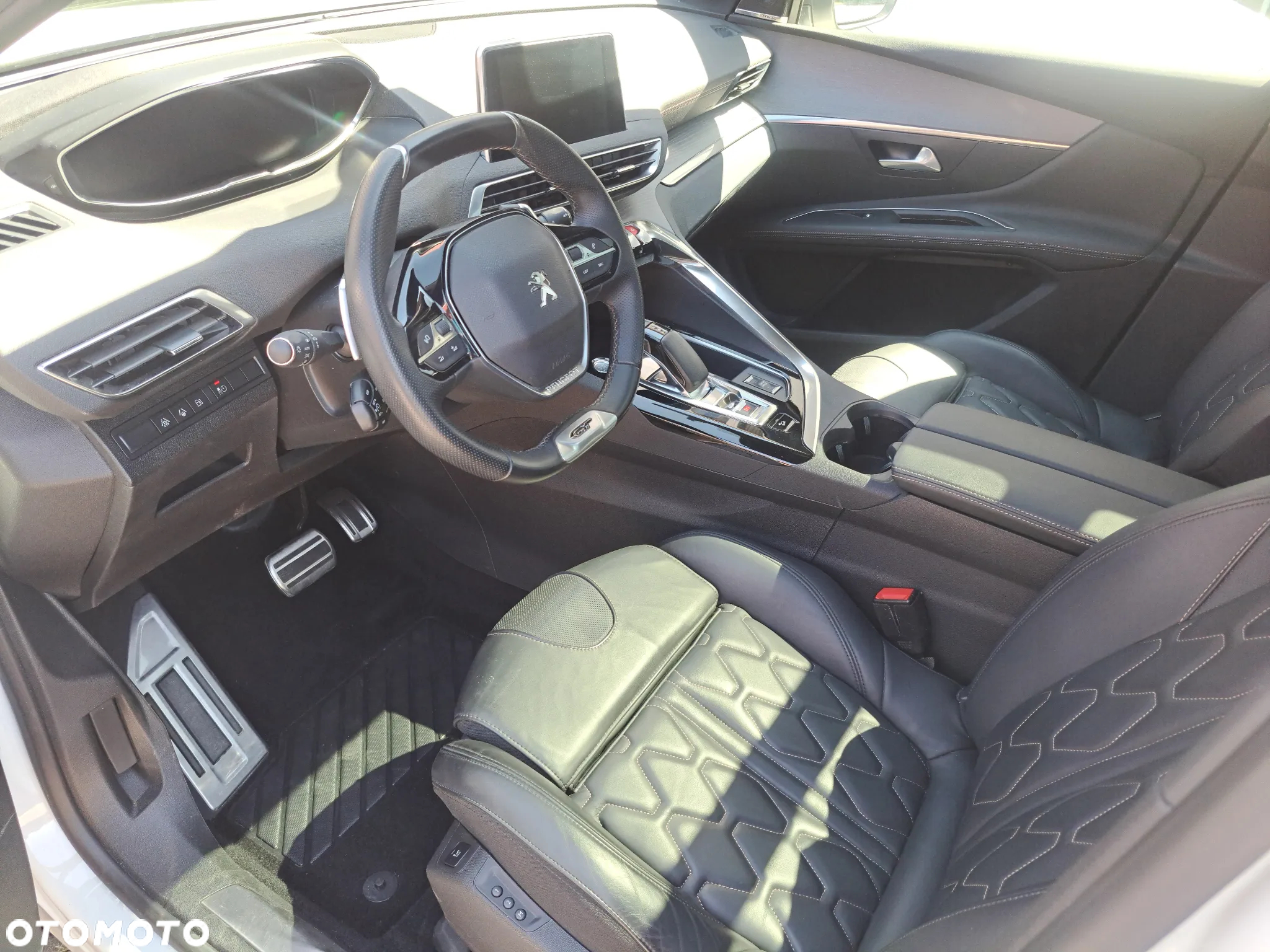 Peugeot 3008 Plug-In Hybrid4 300 e-EAT8 GT - 9