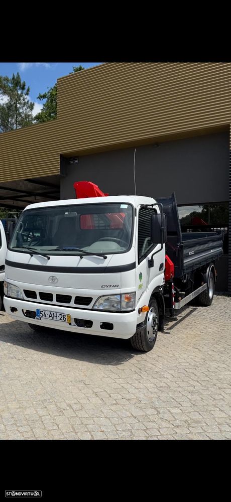 Toyota Dyna 4.6 c/grua e báscula - 1