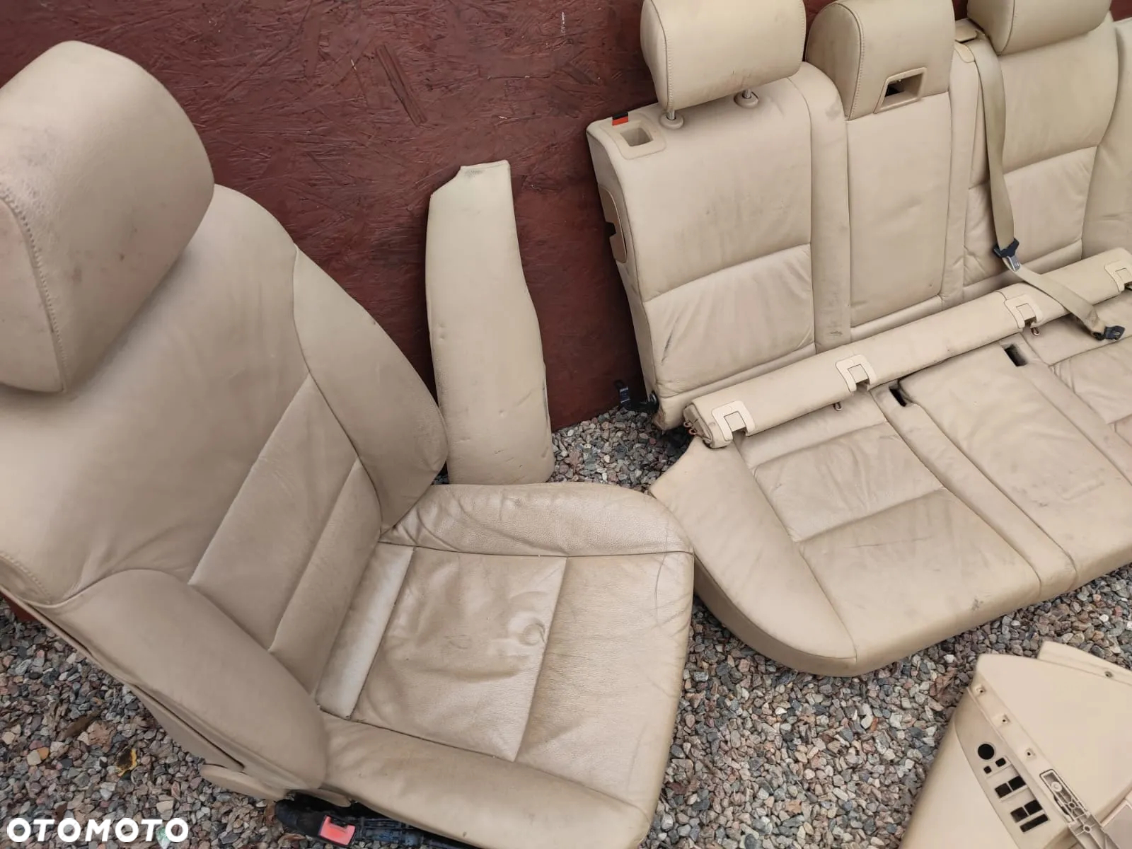 BMW E61. ORYGINALNE KOMPLETNE WNĘTRZE W KOLORZE BEŻOWYM ( FOTELE PRZEDNIE + KANAPA TYŁ + BOCZKI ) EUROPA O NR: 7 076 167 / 7 076 168 / 7 078 729 / 7 078 730 / 7 112 931 / 7 136 060 OEM. W DOBRYM STANIE. - 5