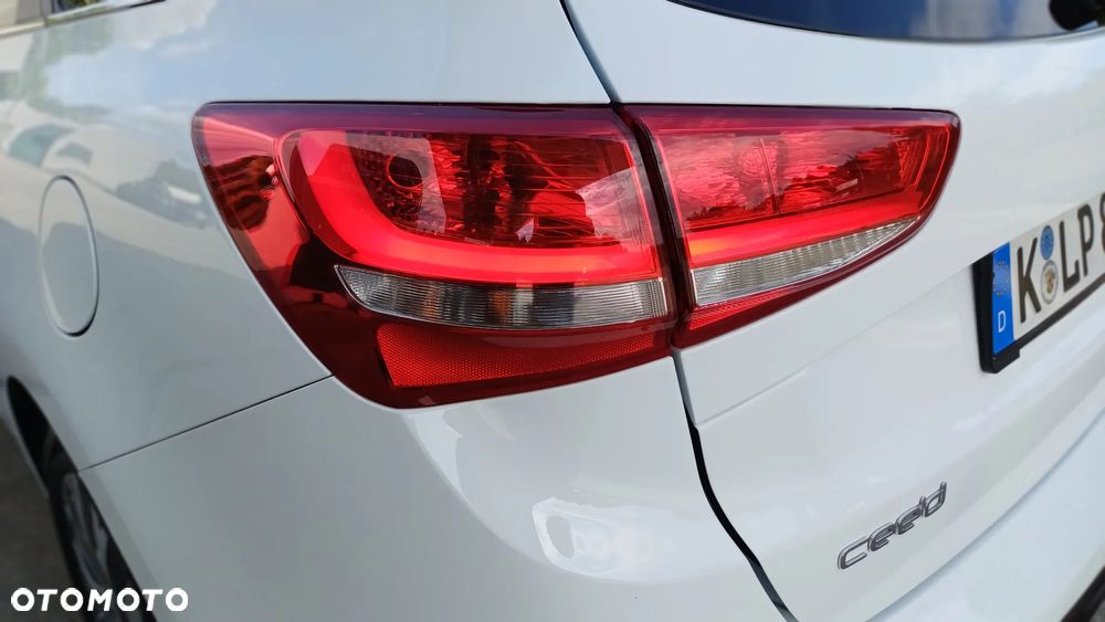 Kia Ceed 1.6 CRDi 136 ISG Platinum Edition - 9