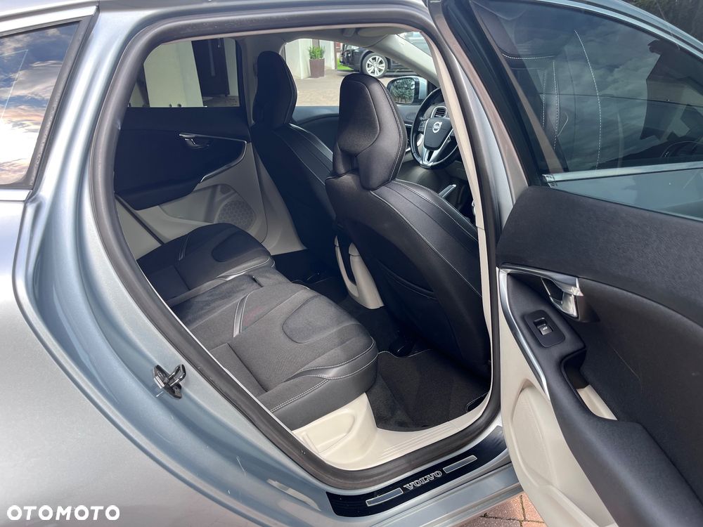 Volvo V40 D2 You - 18
