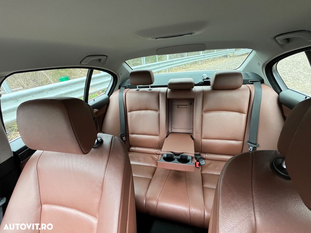 BMW Seria 5 520d EfficientDynamics Edition - 17