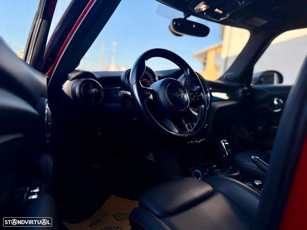MINI 5 Portas Cooper Auto - 12
