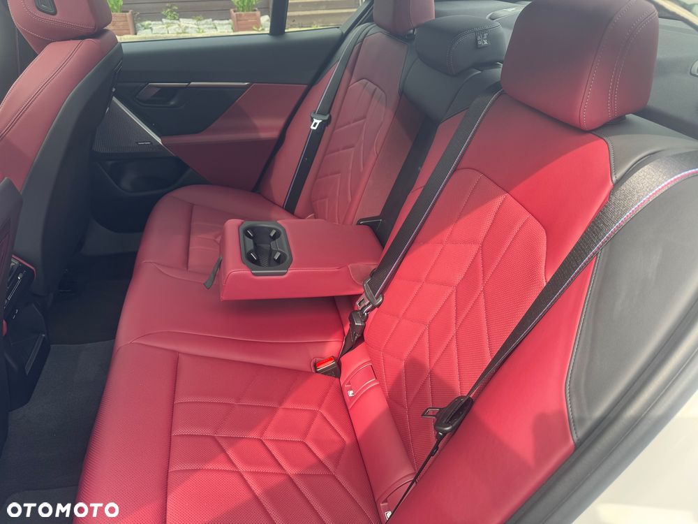 BMW Seria 5 520d xDrive mHEV M Sport - 31