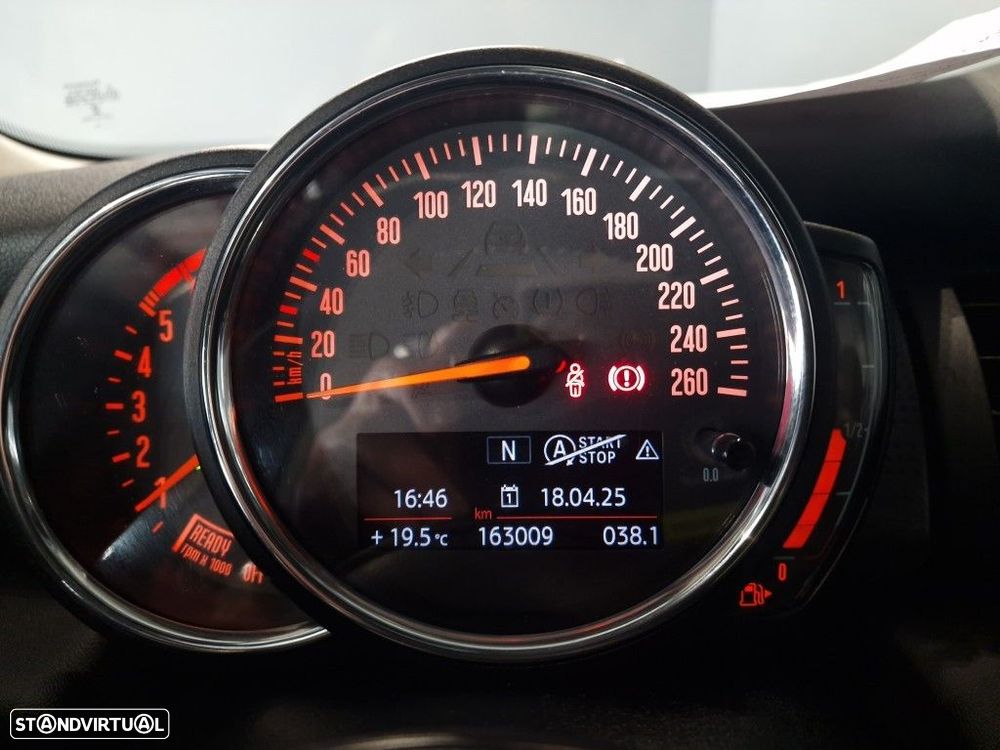 MINI 5 Portas Cooper D - 18