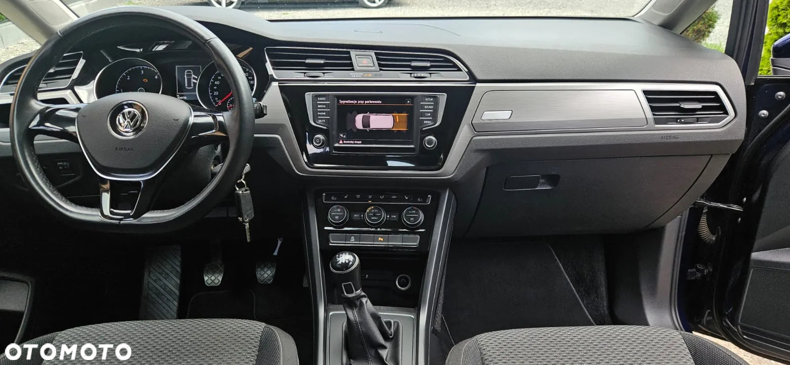 Volkswagen Touran 1.6 TDI BMT Comfortline - 11
