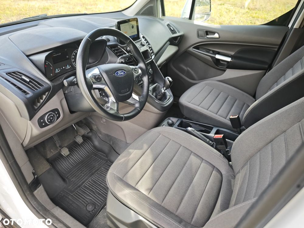 Ford Transit Connect - 18