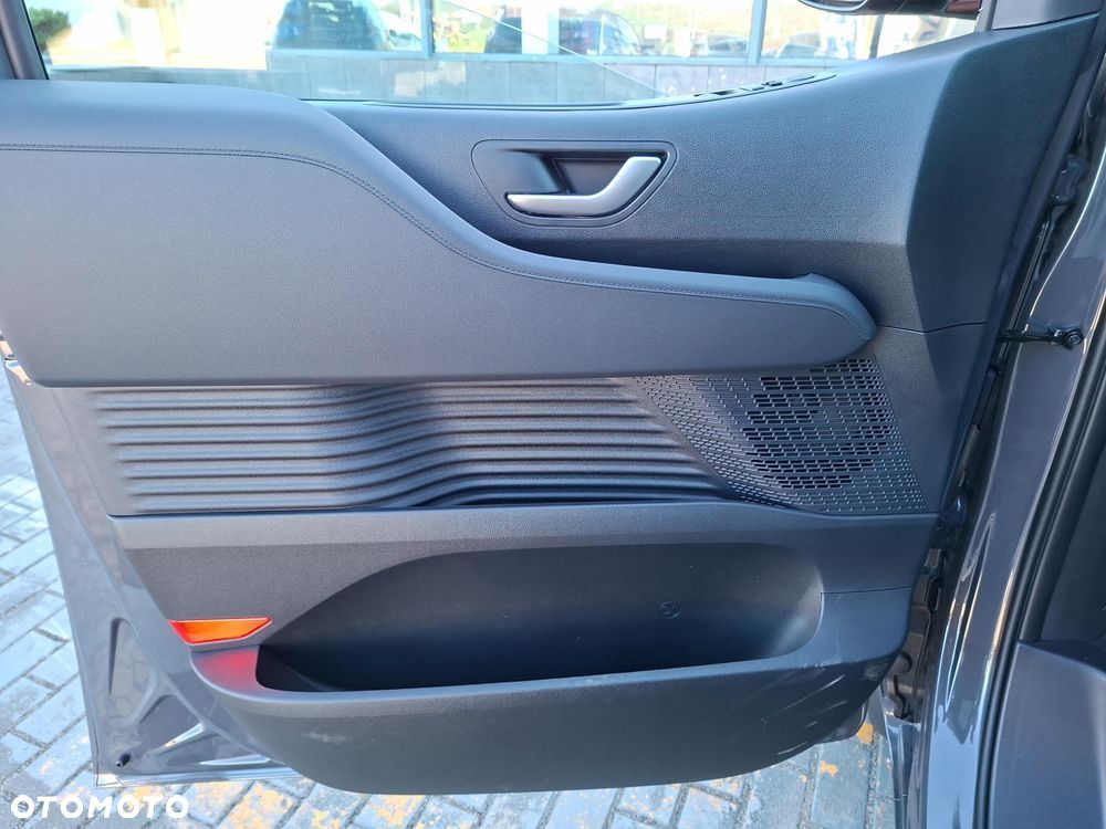 Hyundai Staria 1.6 T-GDI HEV Smart VIP - 12