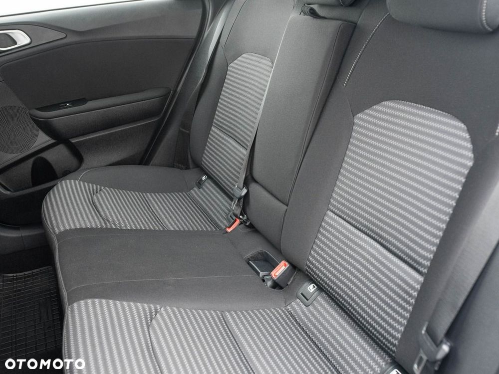 Kia Ceed 1.5 T-GDI M - 27