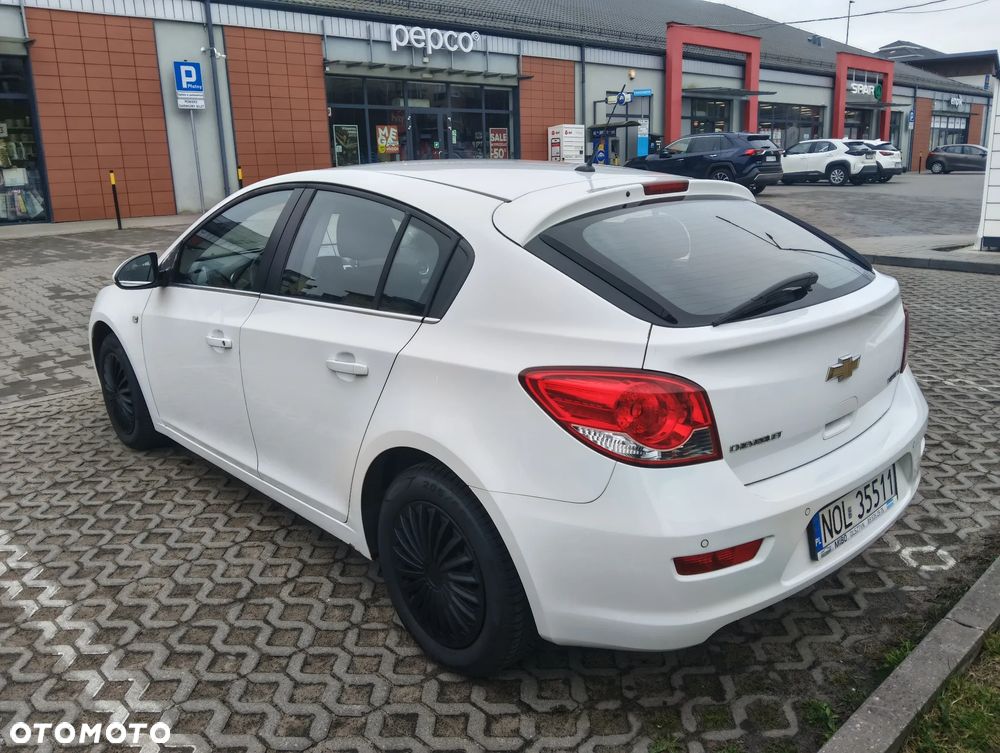 Chevrolet Cruze 1.8 LT - 8