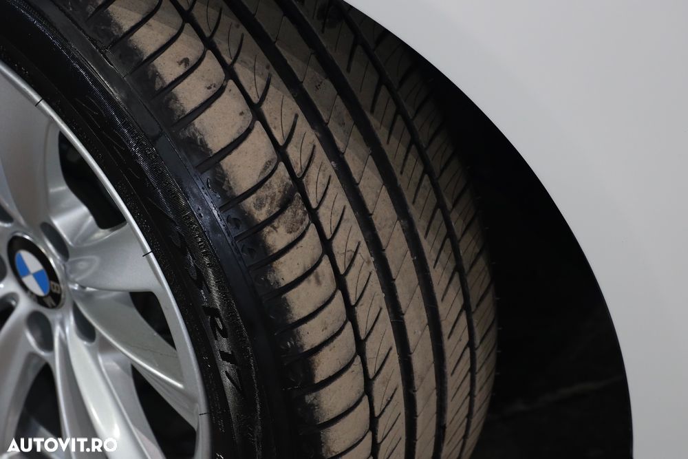 BMW Seria 5 520d Aut. - 32