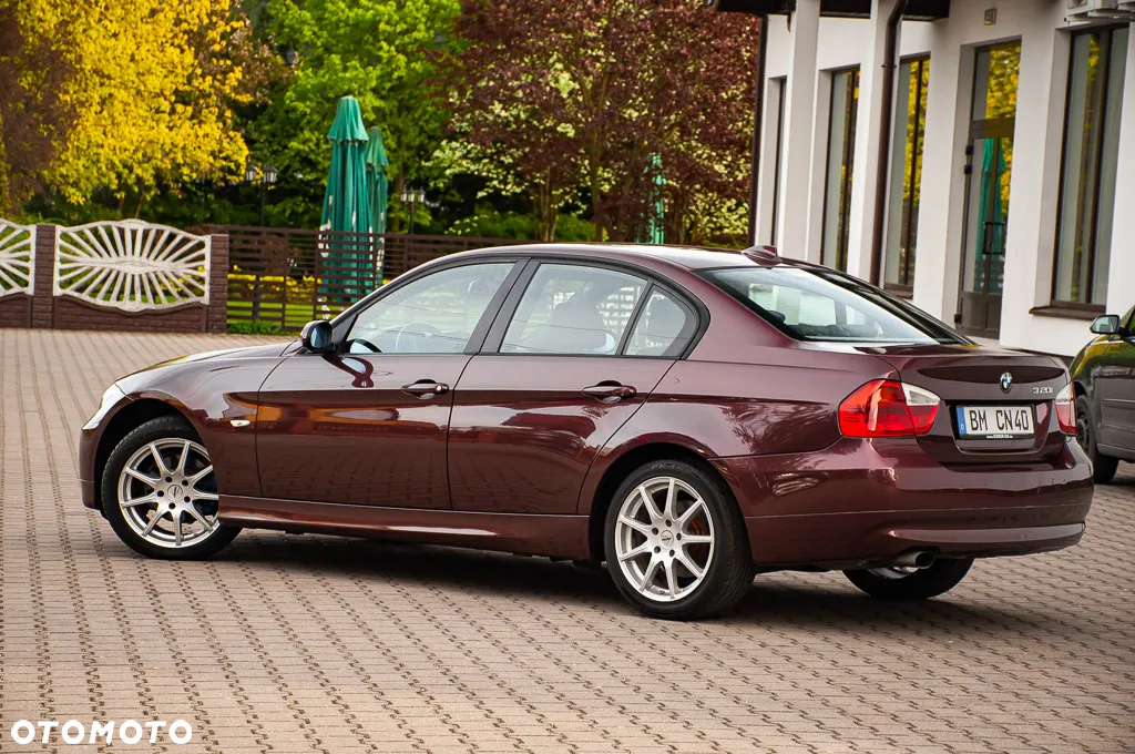 BMW Seria 3 320i - 4