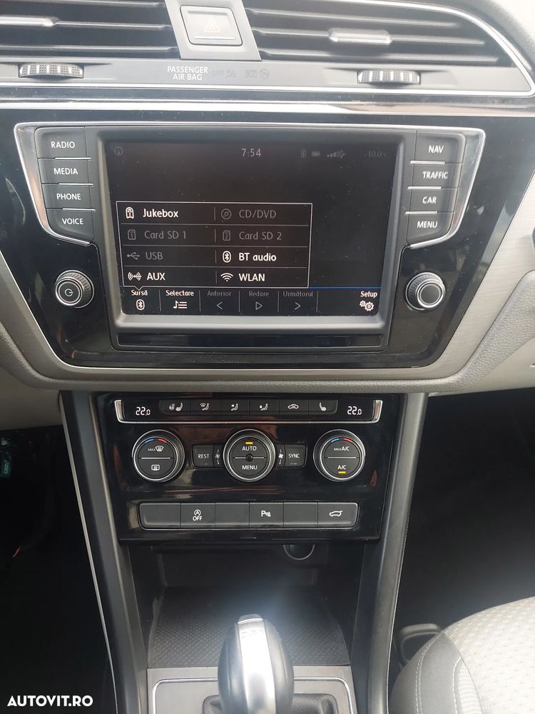 Volkswagen Touran - 13