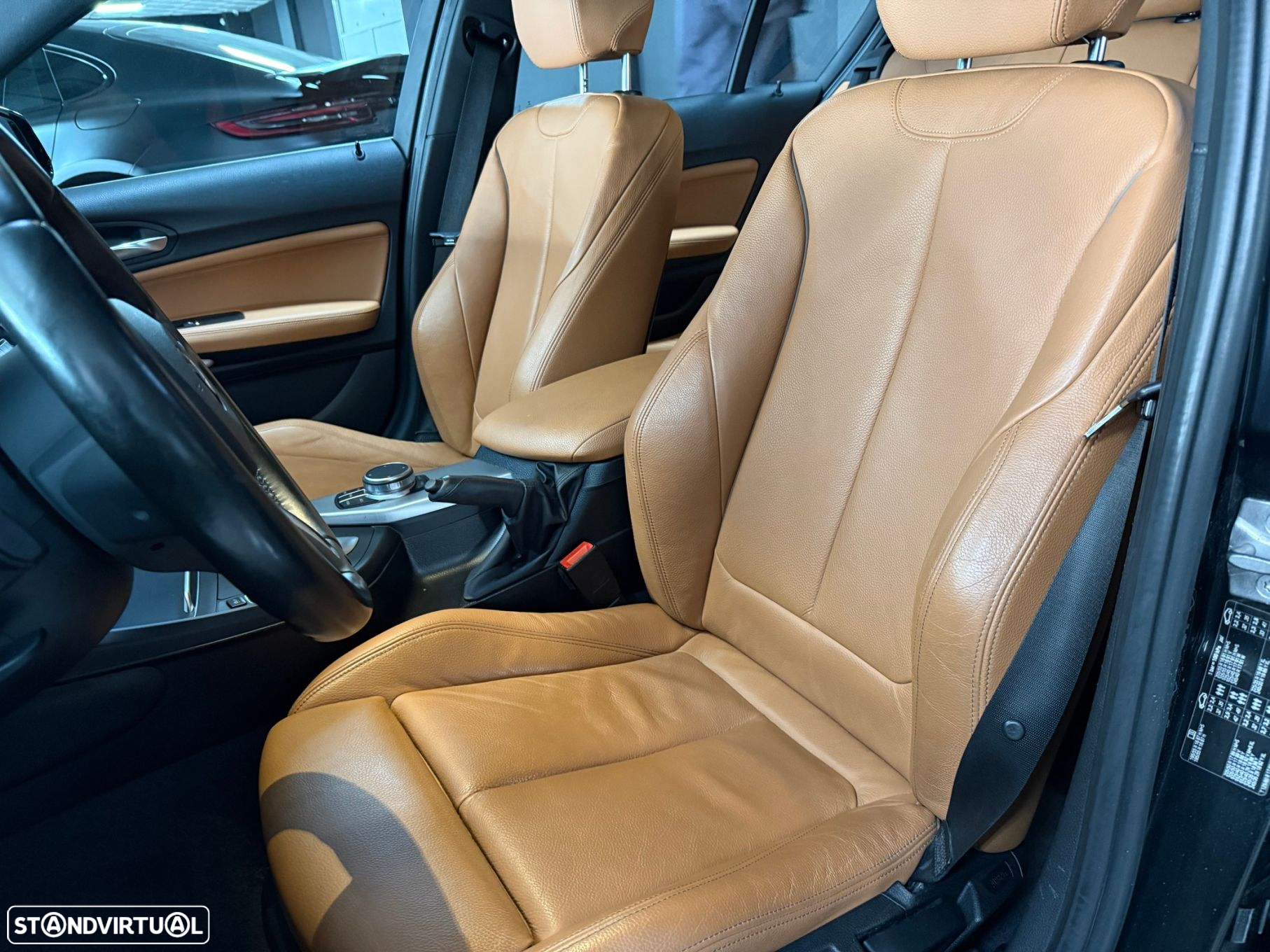 BMW 118 i Pack M Auto - 10