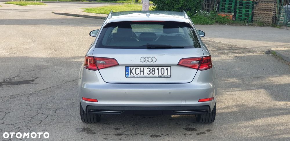 Audi A3 Sportback 1.4 TFSI E-tron Ambiente e-S tronic - 11