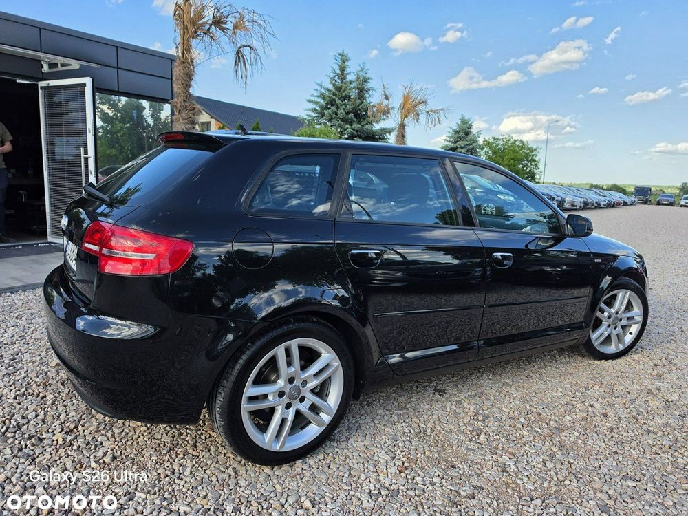 Audi A3 Sportback 1.6 TDI DPF S line Sportpaket - 23