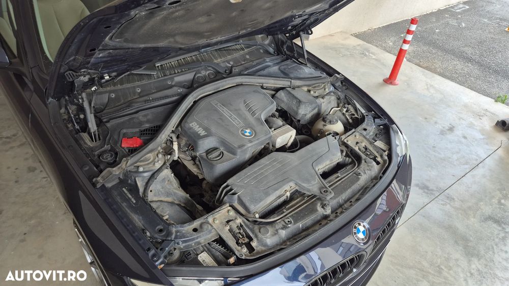 BMW Seria 3 320i xDrive Aut. M Sport - 25