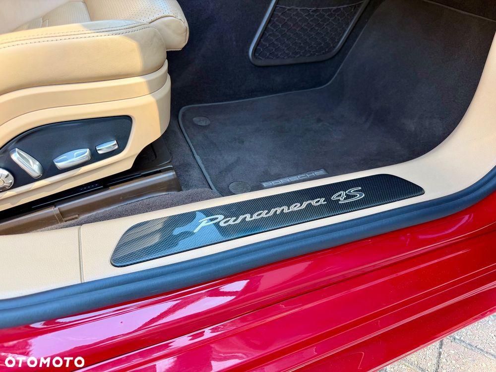 Porsche Panamera 4S GPF - 22