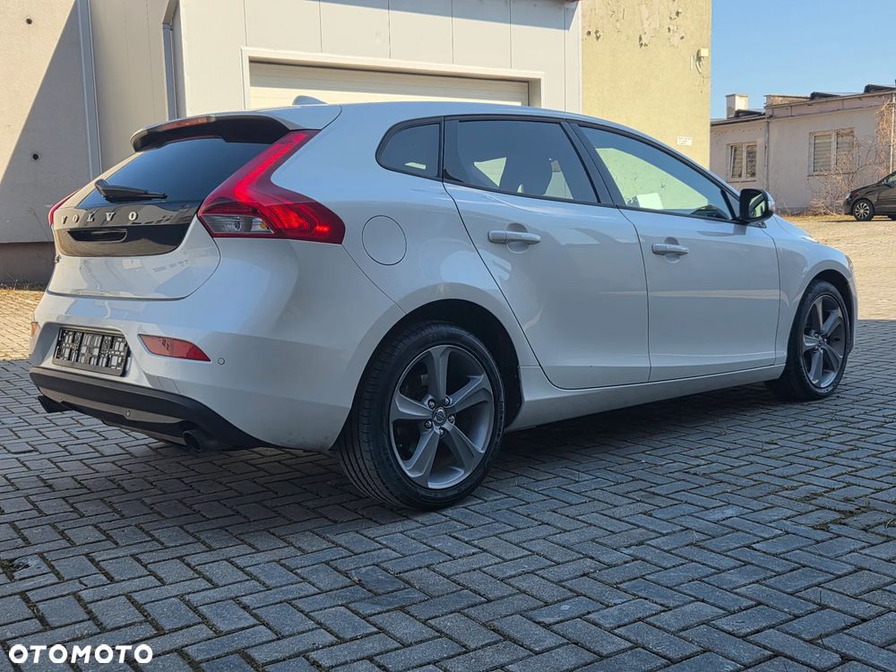 Volvo V40 T2 Summum - 2