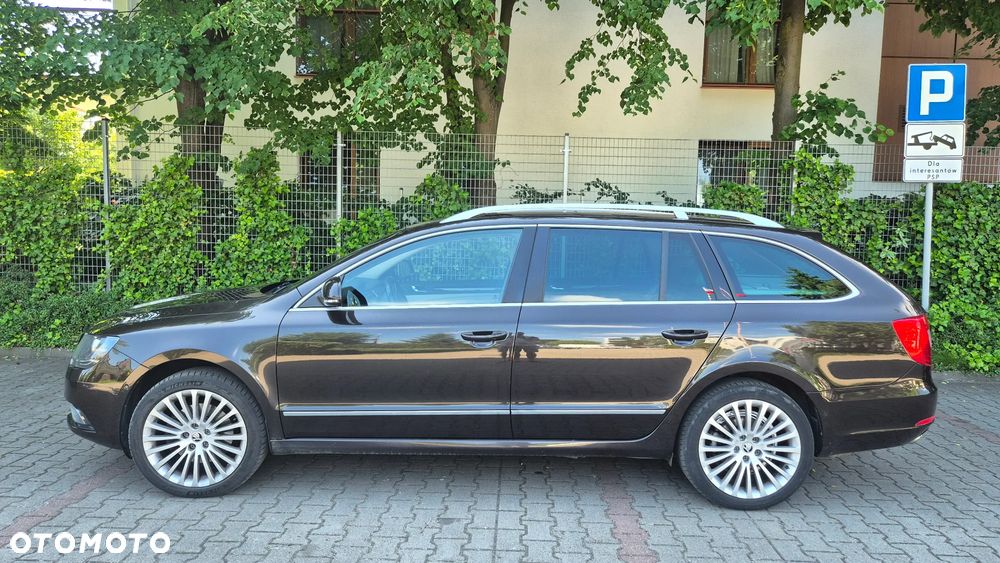 Skoda Superb 2.0 TDI 4x4 Platinum Outdoor DSG - 4