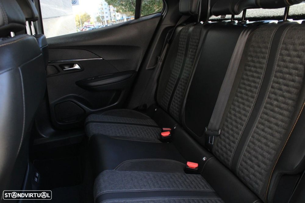 Peugeot e-2008 Allure Pack - 39