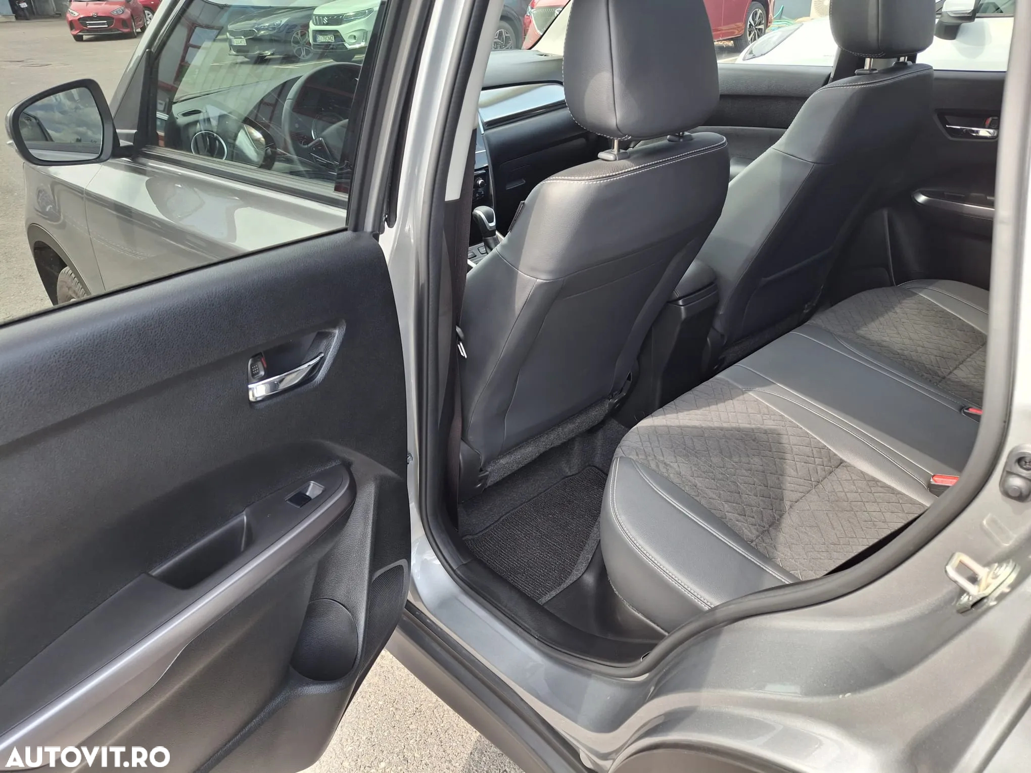 Suzuki Vitara 1.5 HEV Luxus - 29