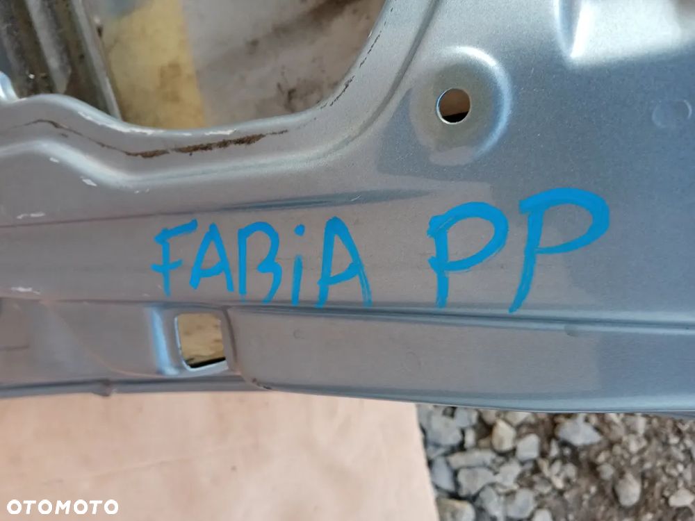 Drzwi prawy przód przednie prawe Skoda Fabia I 9151 - 6