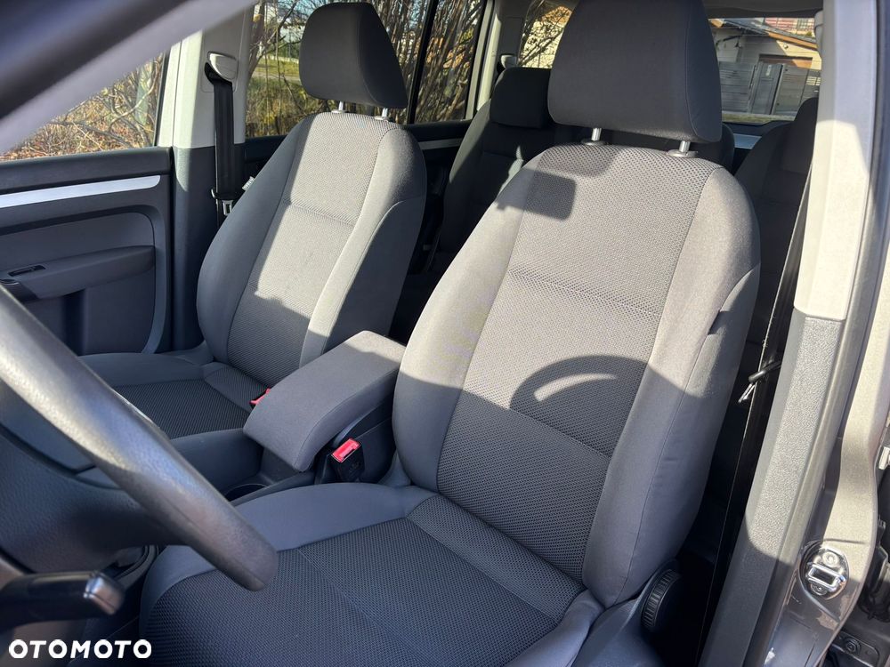 Volkswagen Touran 1.2 TSI STYLE - 10