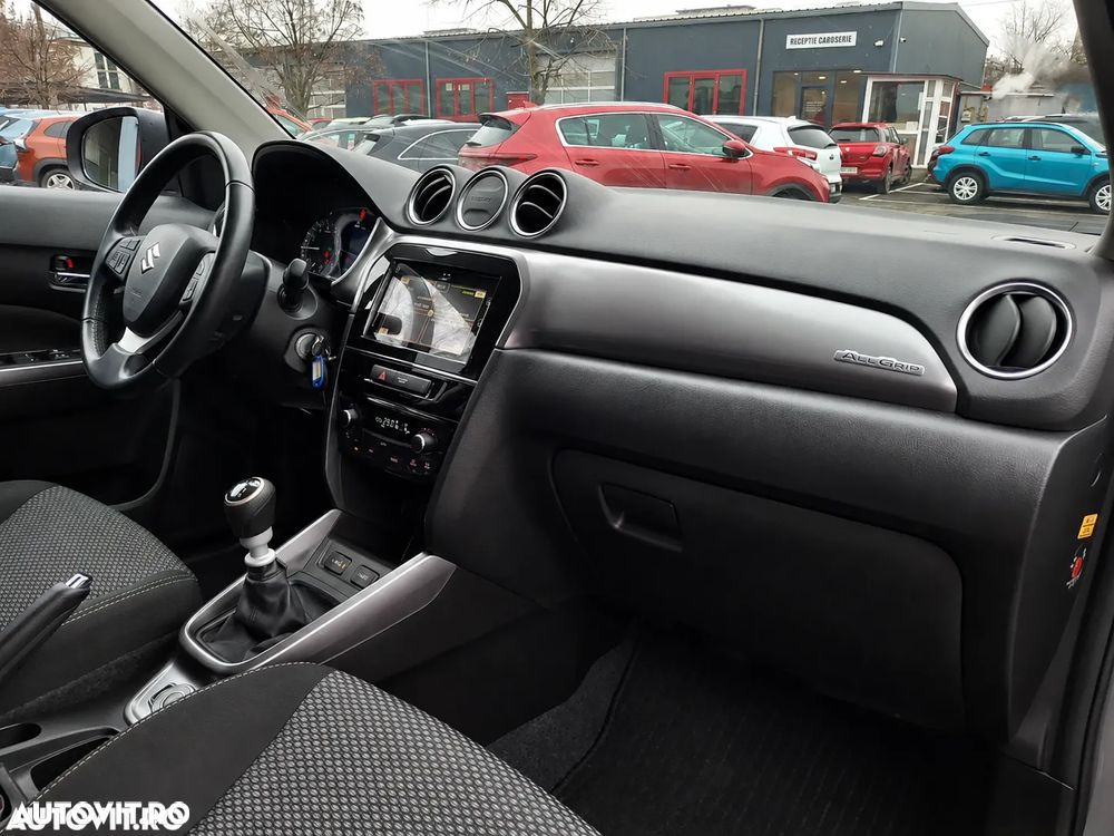 Suzuki Vitara 1.4 Boosterjet MHEV Passion - 13