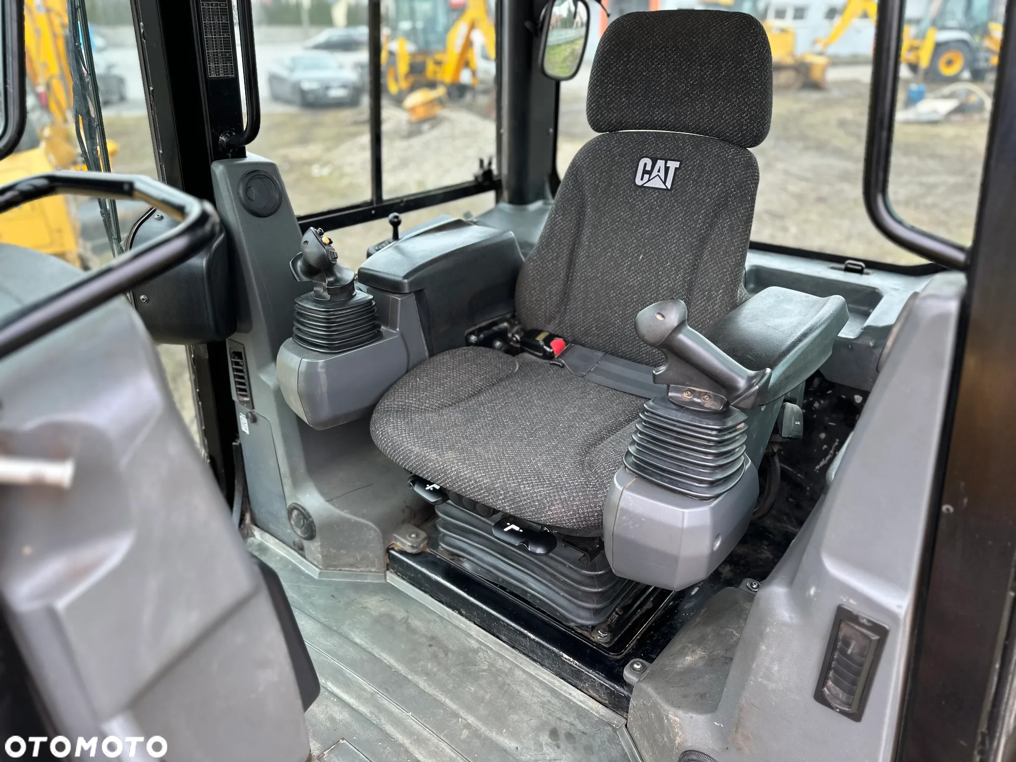 Caterpillar CAT D4K2 XL Salon Polska 2015r. 8700Mth - 15