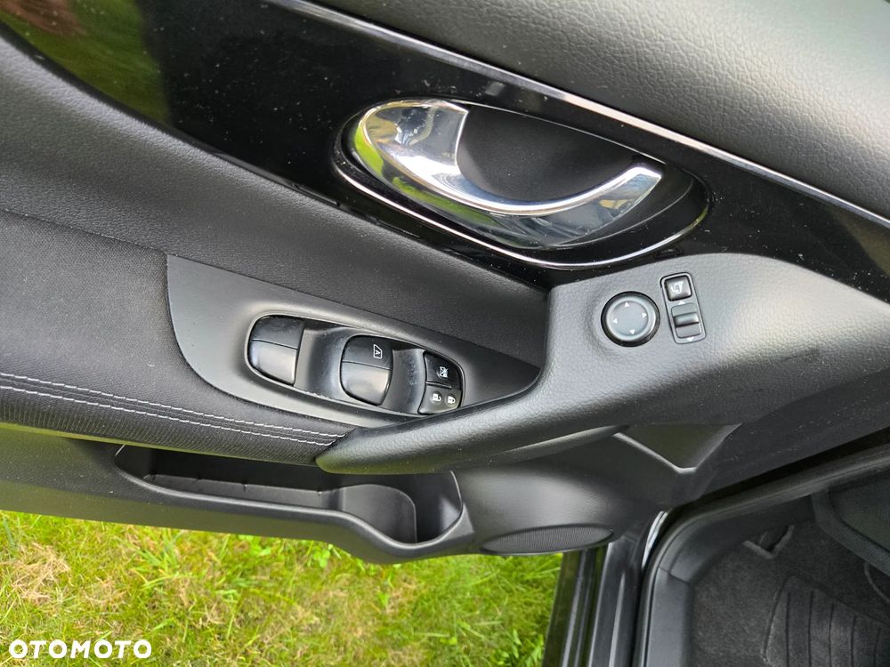 Nissan Qashqai 1.6 DCi N-Connecta Xtronic - 30