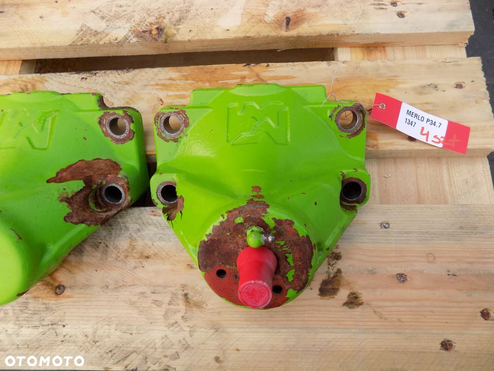 Merlo P 34.7   CZOP GÓRNY UCHO GÓRNE MOCOWANIE KIELICH ZWROTNICY 056942 - 1
