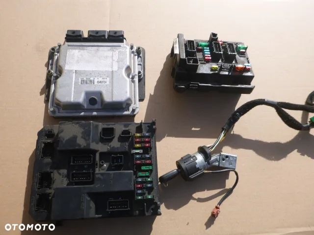 ZESTAW STARTOWY PEUGEOT 307 2.0 HDI RHY 90 KONI