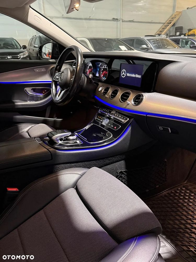 Mercedes-Benz Klasa E 300 - 27