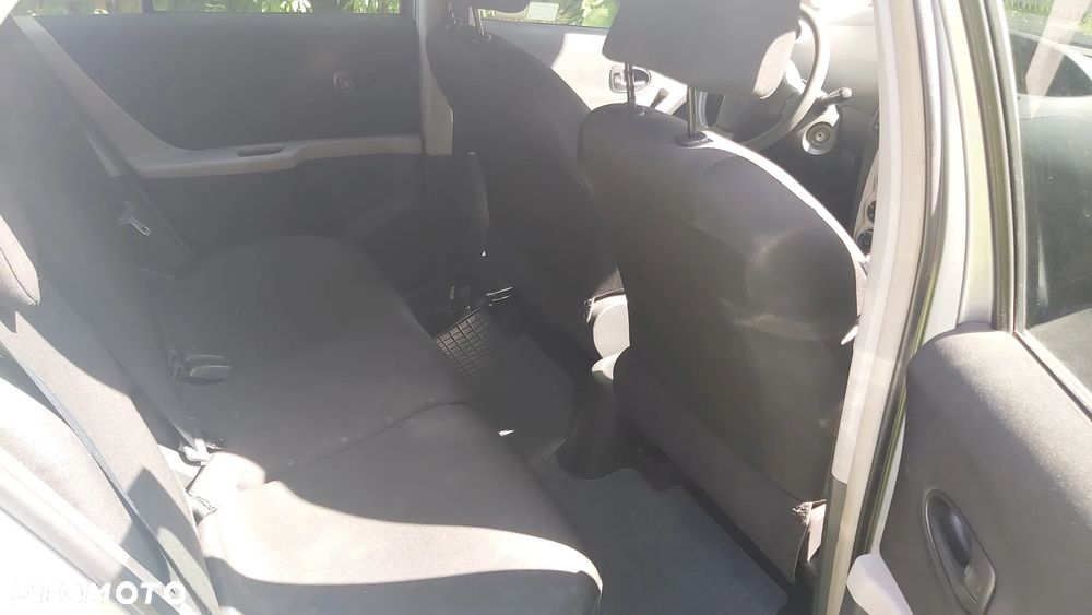 Toyota Yaris - 15