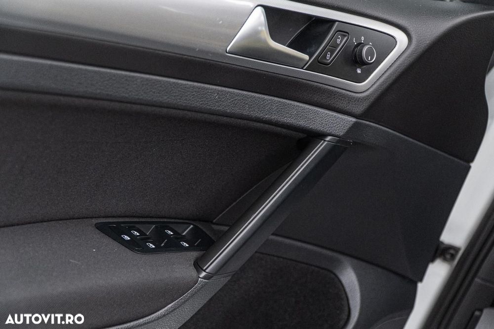 Volkswagen Golf 1.0 TSI BlueMotion Comfortline - 27