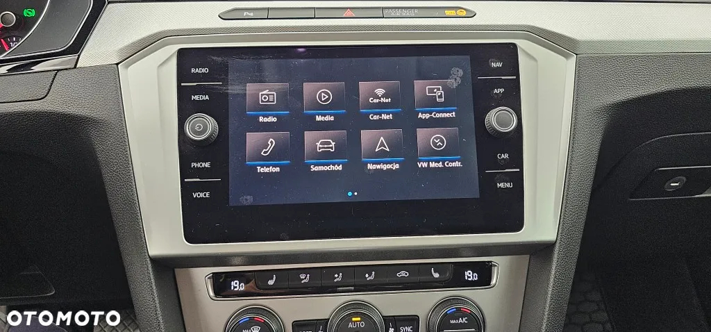 Volkswagen Passat - 17