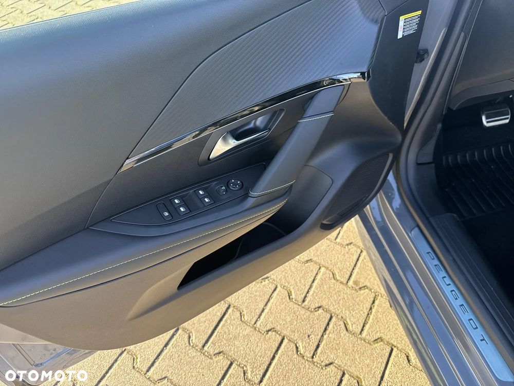 Peugeot 208 1.2 mHEV GT - 22