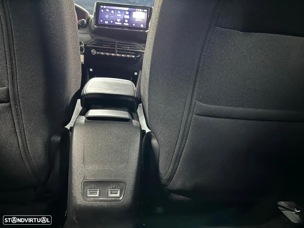 Peugeot 2008 1.2 Hybrid Allure e-DCS6 - 23