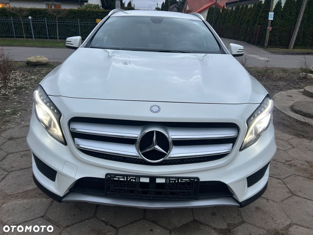 Mercedes-Benz GLA 250 4Matic 7G-DCT AMG Line - 10