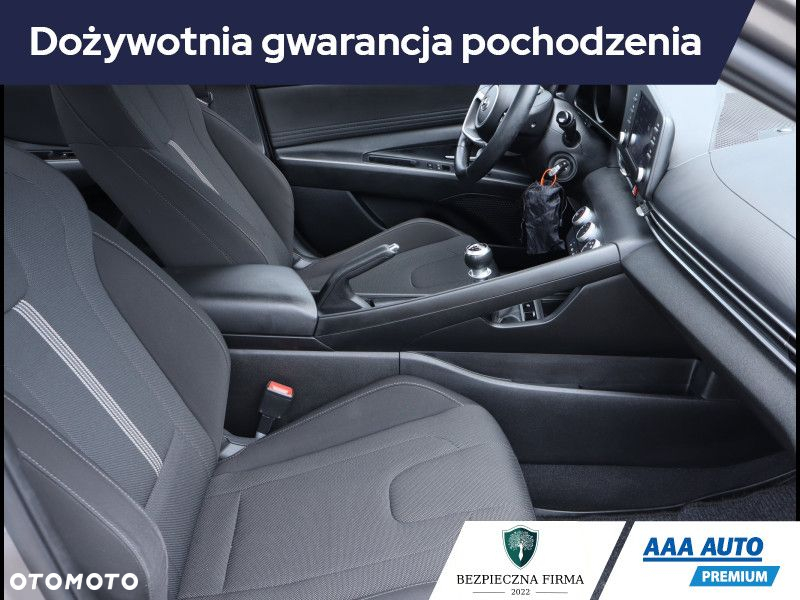 Hyundai Elantra - 10