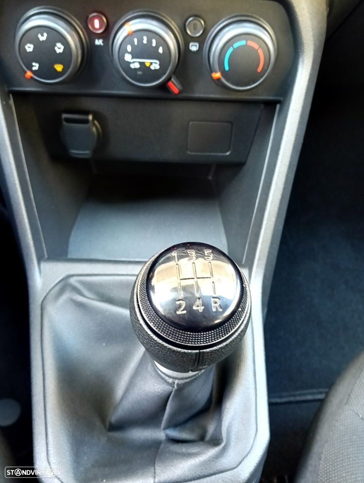 Dacia Sandero 1.0 SCe Essential - 31