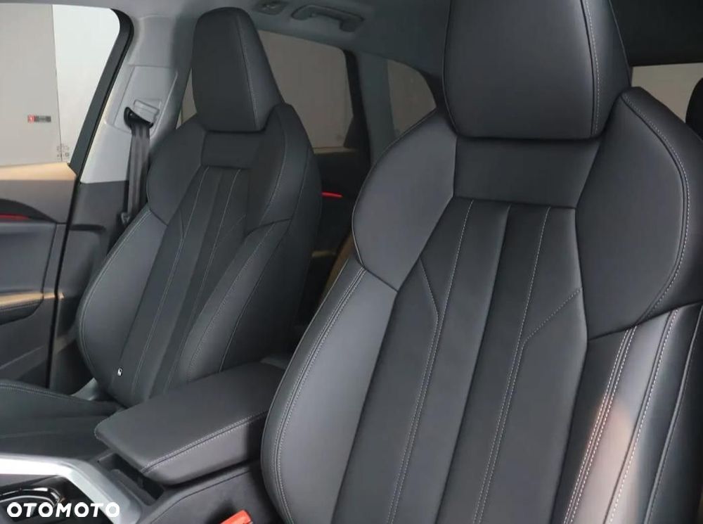 Audi Q5 Sportback - 11