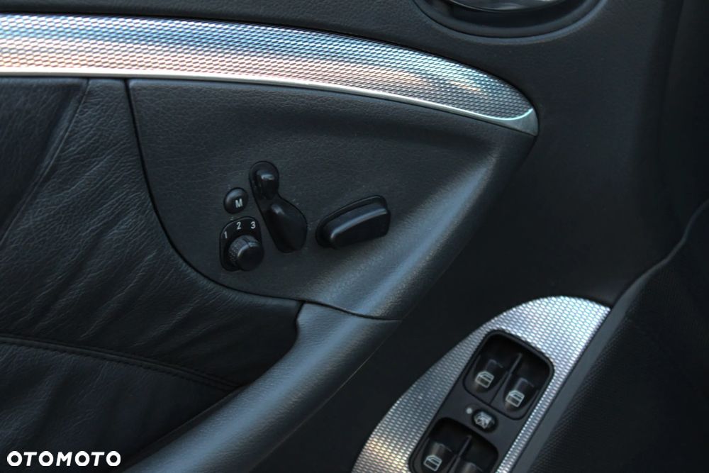 Mercedes-Benz CLK - 22