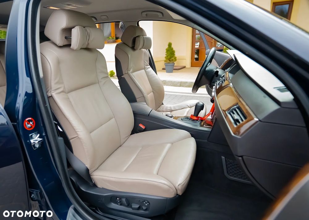 BMW Seria 5 530i - 28
