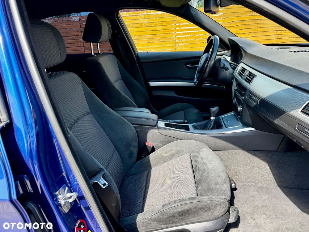 BMW Seria 3 - 25