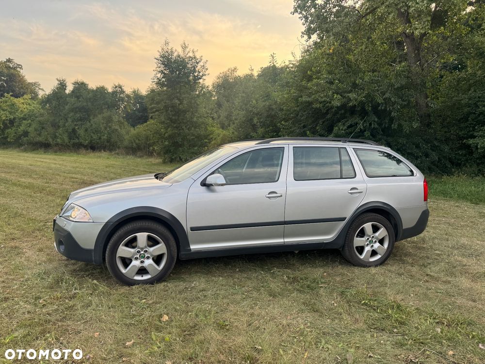 Skoda Octavia Scout 2.0 TDI DPF - 1
