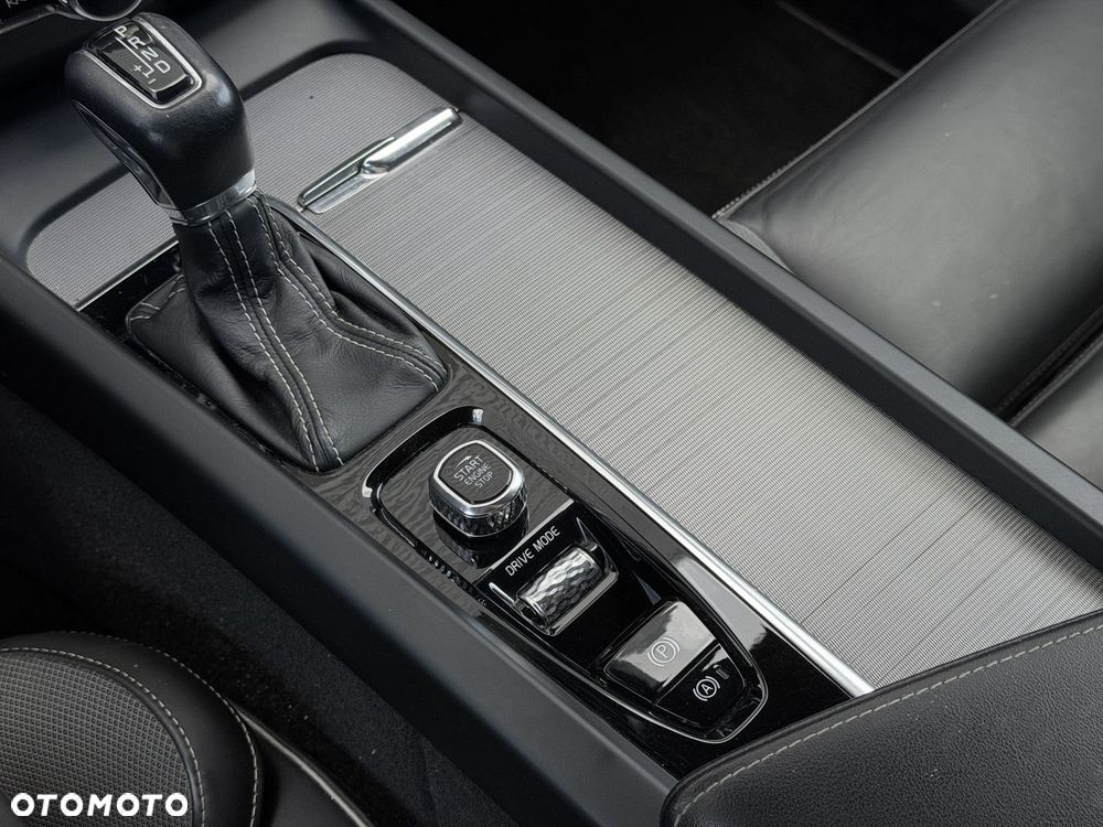Volvo XC 60 - 21