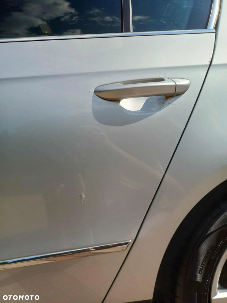 Volkswagen Passat - 20